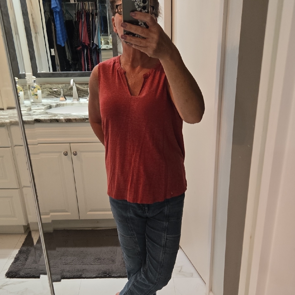 Women's Sleeveless Old Navy  Red Top